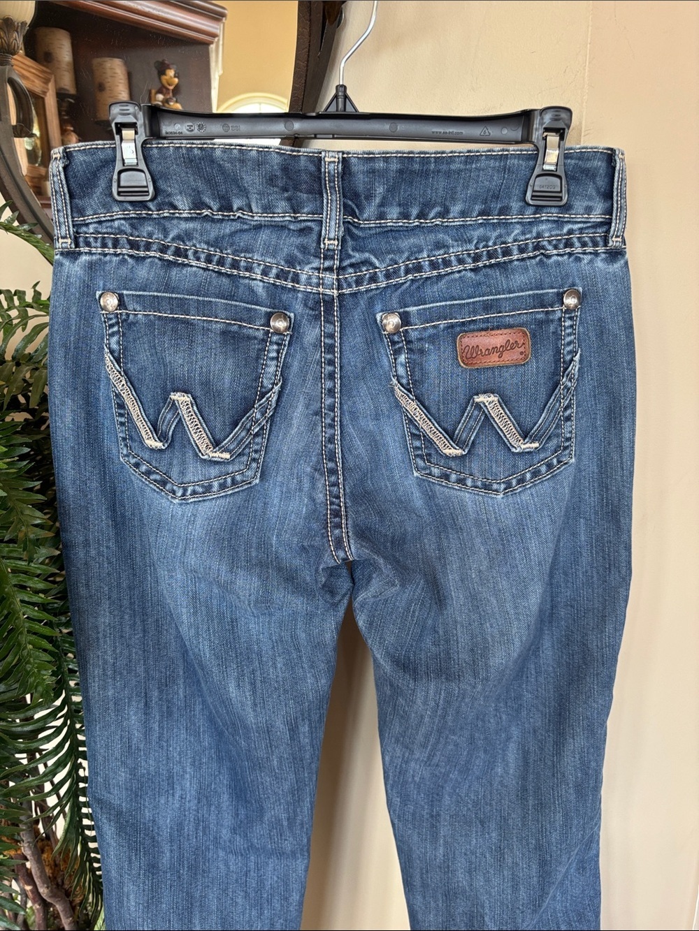 Wrangler Boot Cut Jeans Mid Blue Wash Western Denim 5-Pocket Embellished Rivets - Picture 8 of 13
